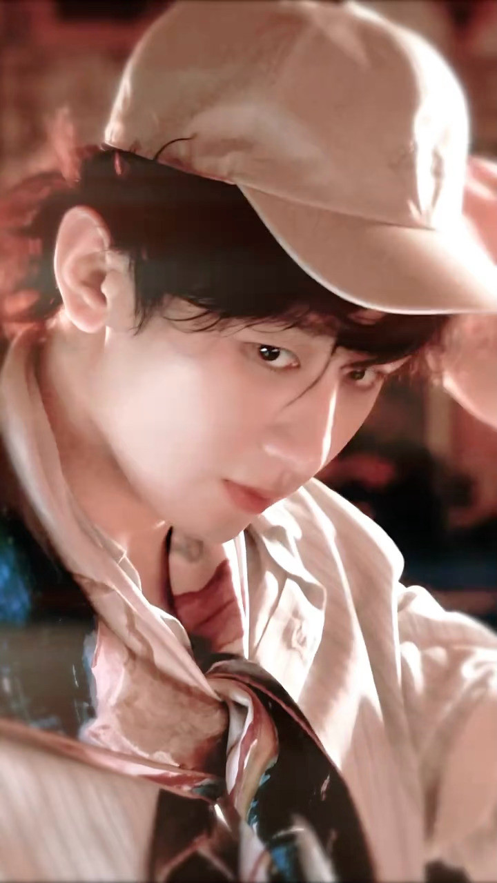 这一组图，是看完躁动到睡不着的程度🥵成毅今年的生日刊杂志不敢想得帅成啥了！完全