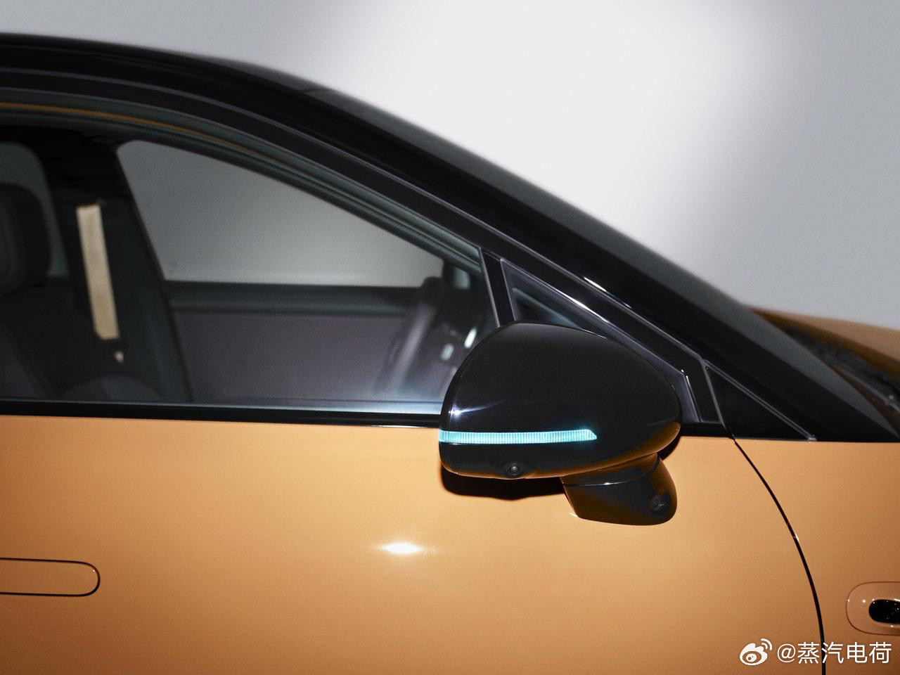 蔚来萤火虫新款上市，价格和老款比不变，11.98万-12.58万。主要变化点如下