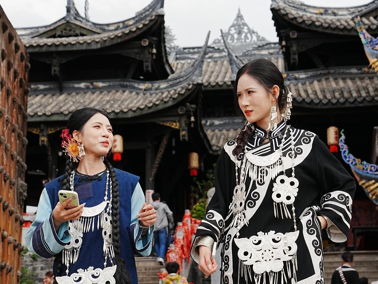 西昌。从未想过自己的生命会跟西昌联系在一起。这是命中注定的缘分。我知道了彝