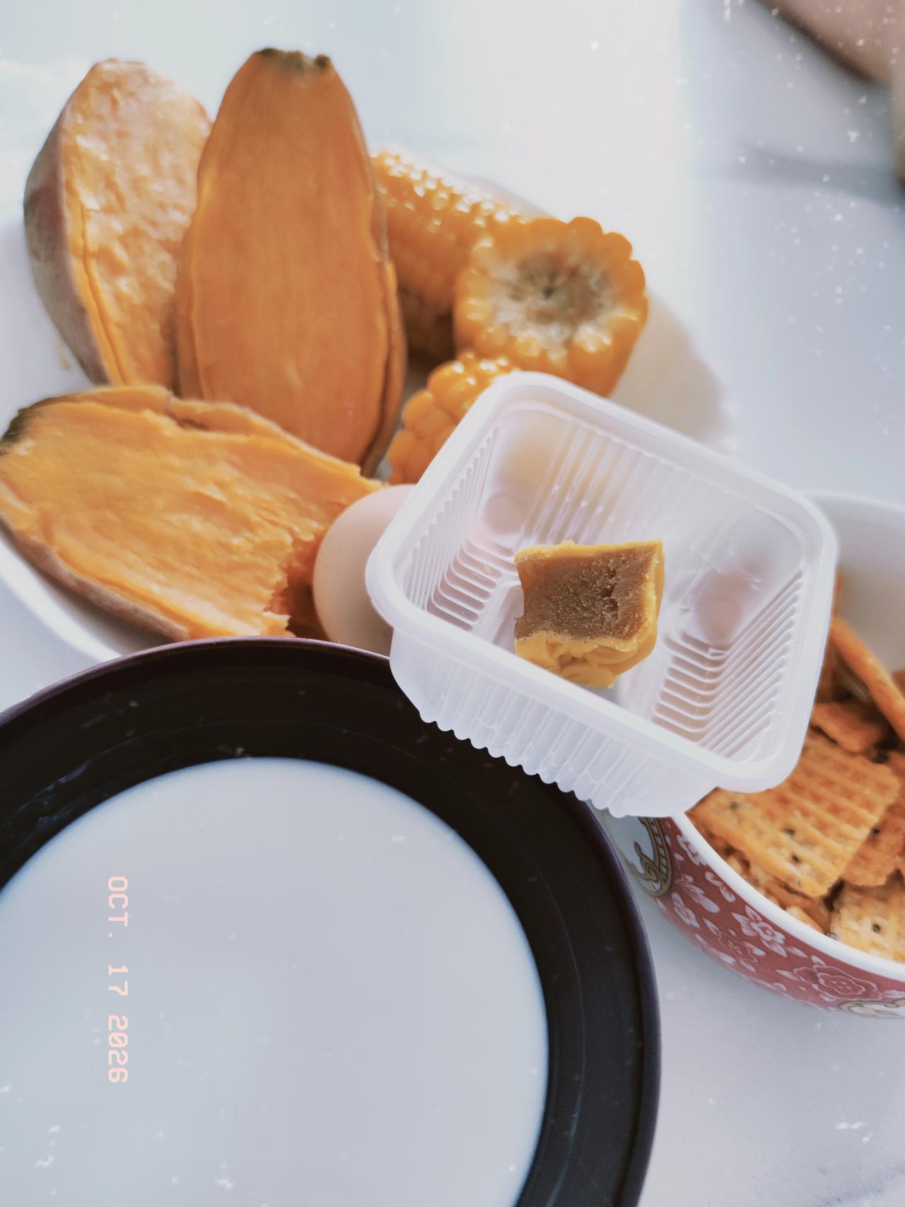 有个医生发了养生视频，他说鸡蛋和红薯不能一起吃，牛奶和鸡蛋不能一起吃，这几种都是