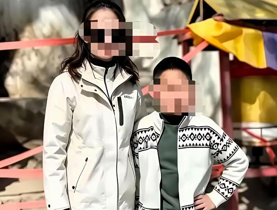 曹阳阳她不是不惹他生气，而是不敢惹他生气，她没资格惹主家生气，她心里最清楚，其实