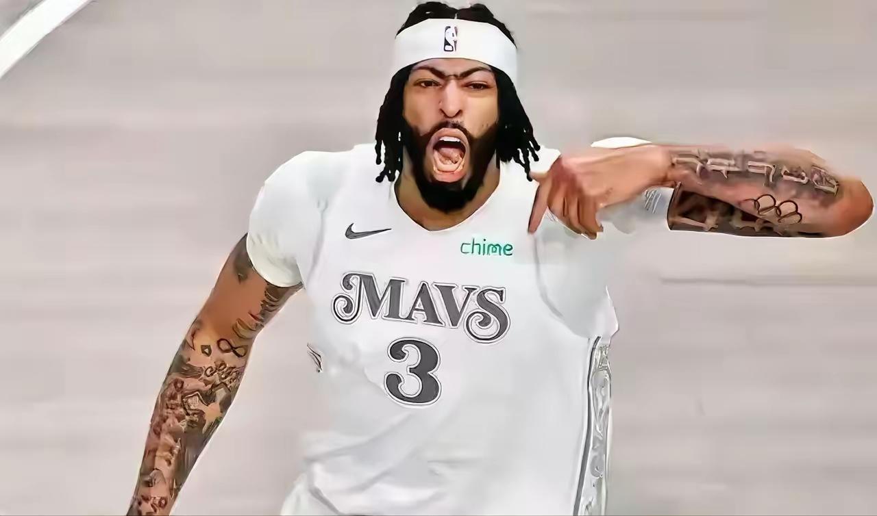 独行侠：喂，湖人队，浓眉你们要不要？湖人：怎么了，浓眉你们又不要了？独行侠：