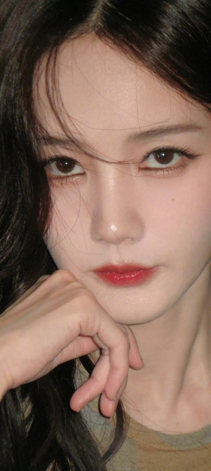 李一桐光是一张脸就能让人欲罢不能​​​
