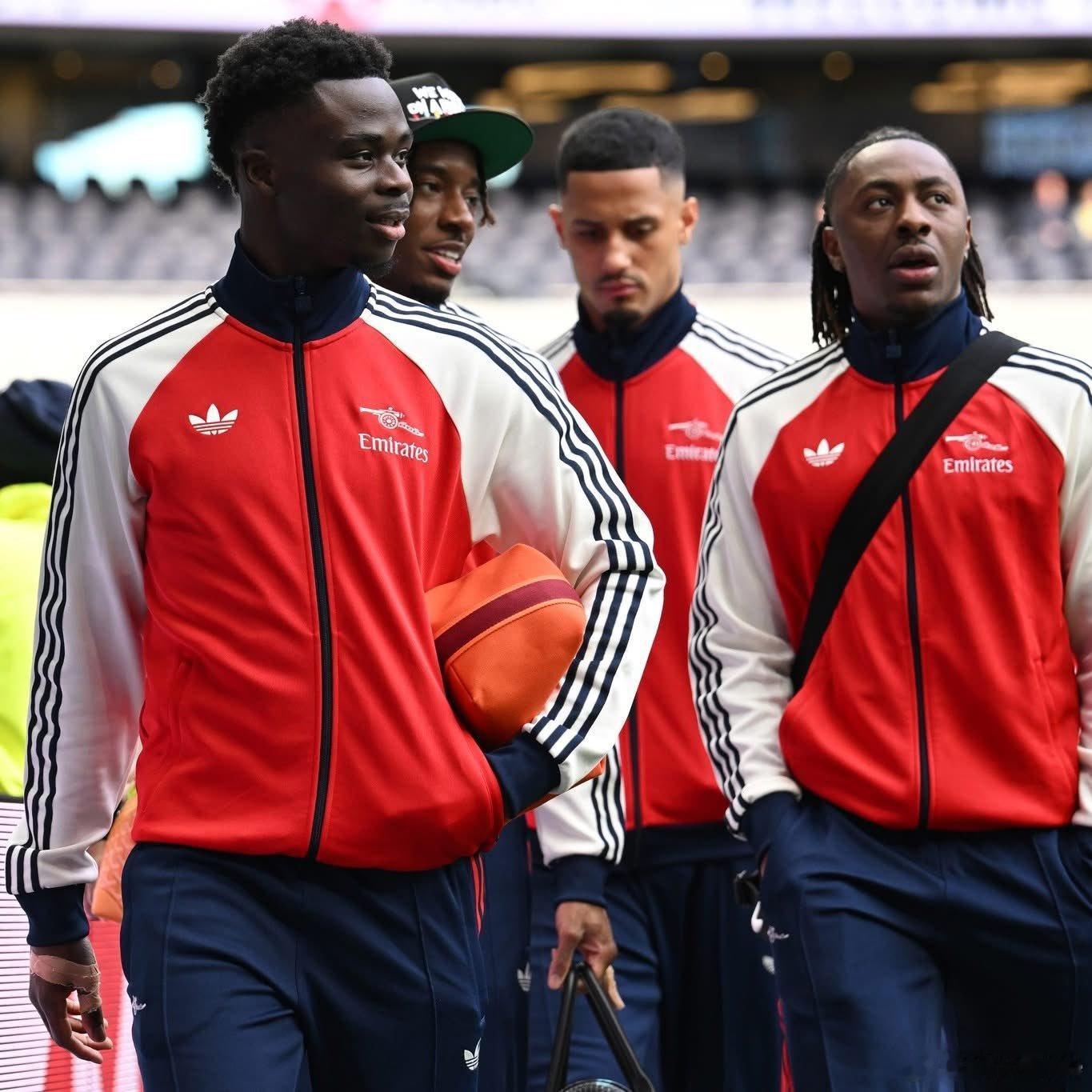 北伦敦德比，埃泽首发，厄德高复出替补待命。