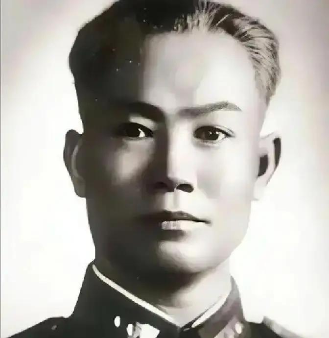 1947年，军政部长陈诚翻阅一份汉奸在押名单时，猛地停住了。一个名字让他火冒三丈——叶蓬。汪伪政府的