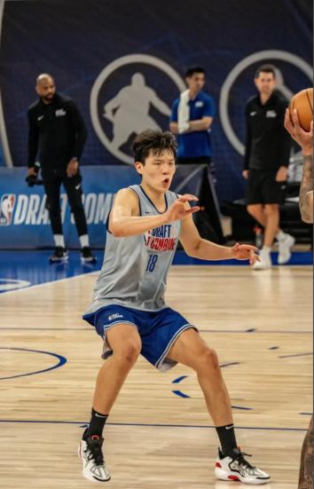 开拓者主教练斯普利特对杨瀚森的表现终于忍无可忍了！北京时间1月19日，NBA