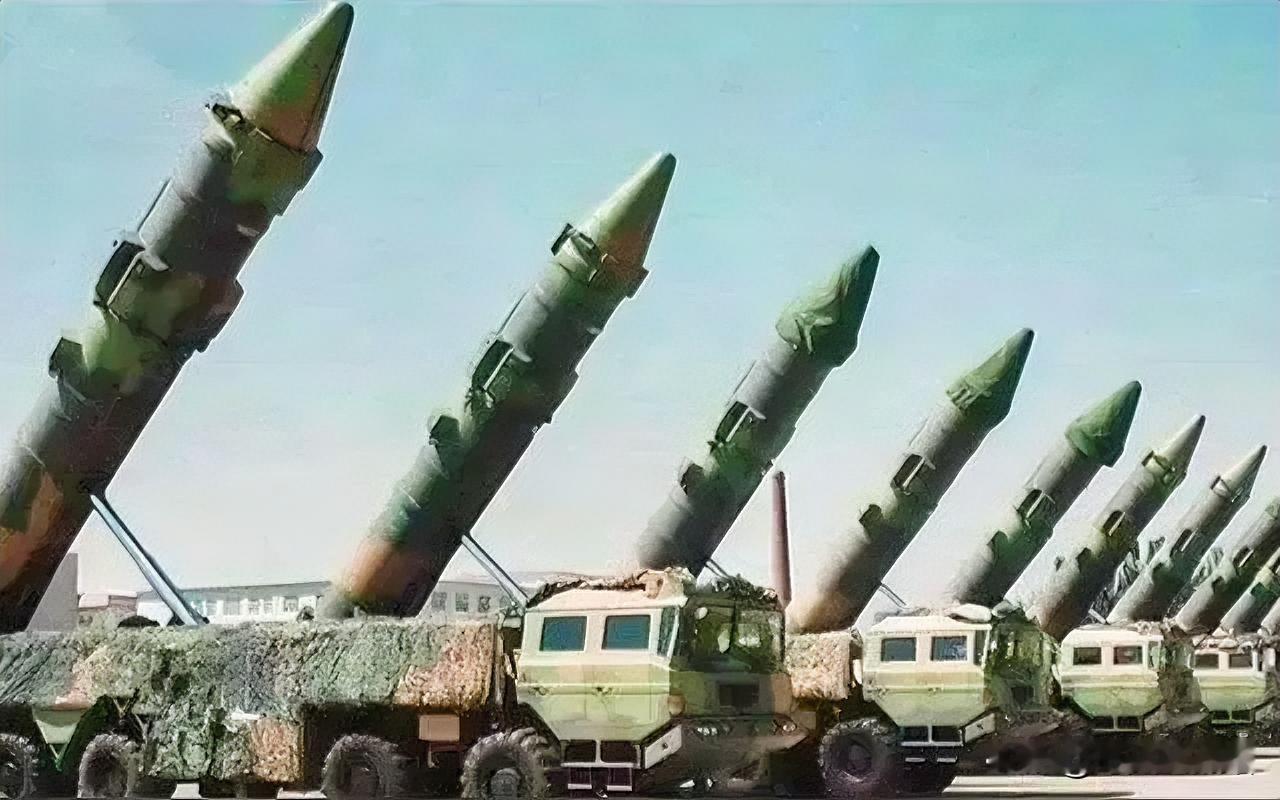 胡塞武装频频袭击沙特机场，目的不是单纯炸毁跑道很多人以为，胡塞武装反复袭击机场，只为摧毁设施，其实真