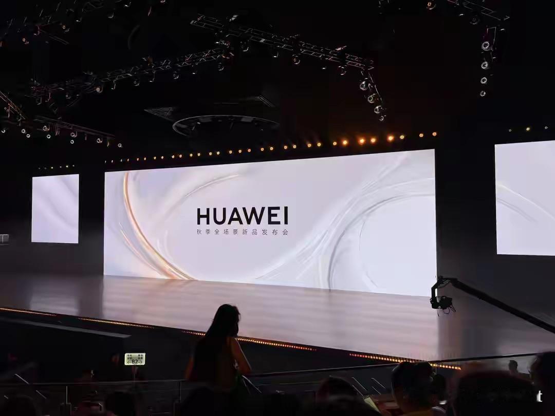 华为Mate80凭啥引爆疯抢？这波黑科技+国产底气太顶了！华为Mate