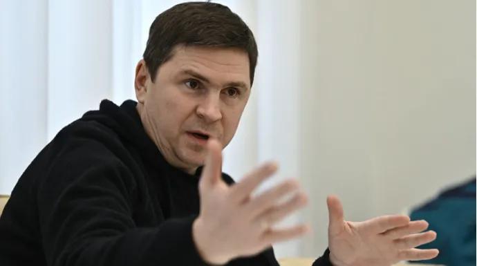 法国《世界报》报道称，长久没有露面的泽连斯基顾问米哈伊洛·波多利亚克强调，乌克兰