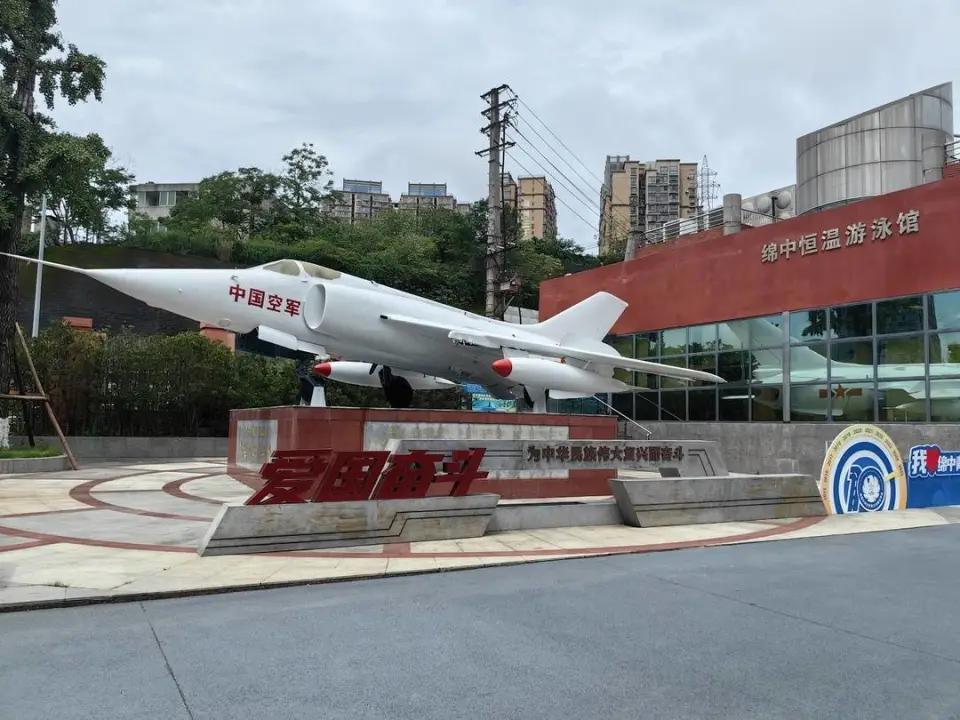 2021年，绵阳中学25人被国防科技大学录取2022年，绵阳中学30人被国防科