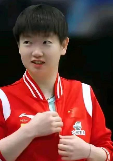 伊藤美诚:莎莎！你打我们11:1上瘾了是吧！还没完了。孙颖莎:确实上瘾，但