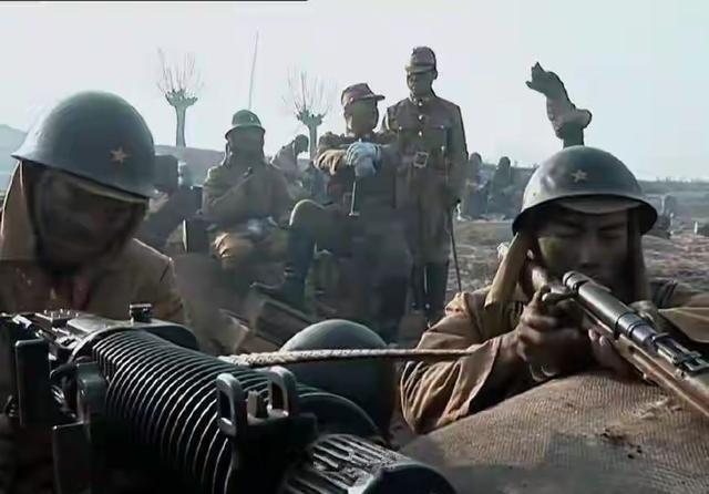 在绝对的火力优势面前，依靠人数多也啃不下来，冈崎大队就是例子。这个大队500人的