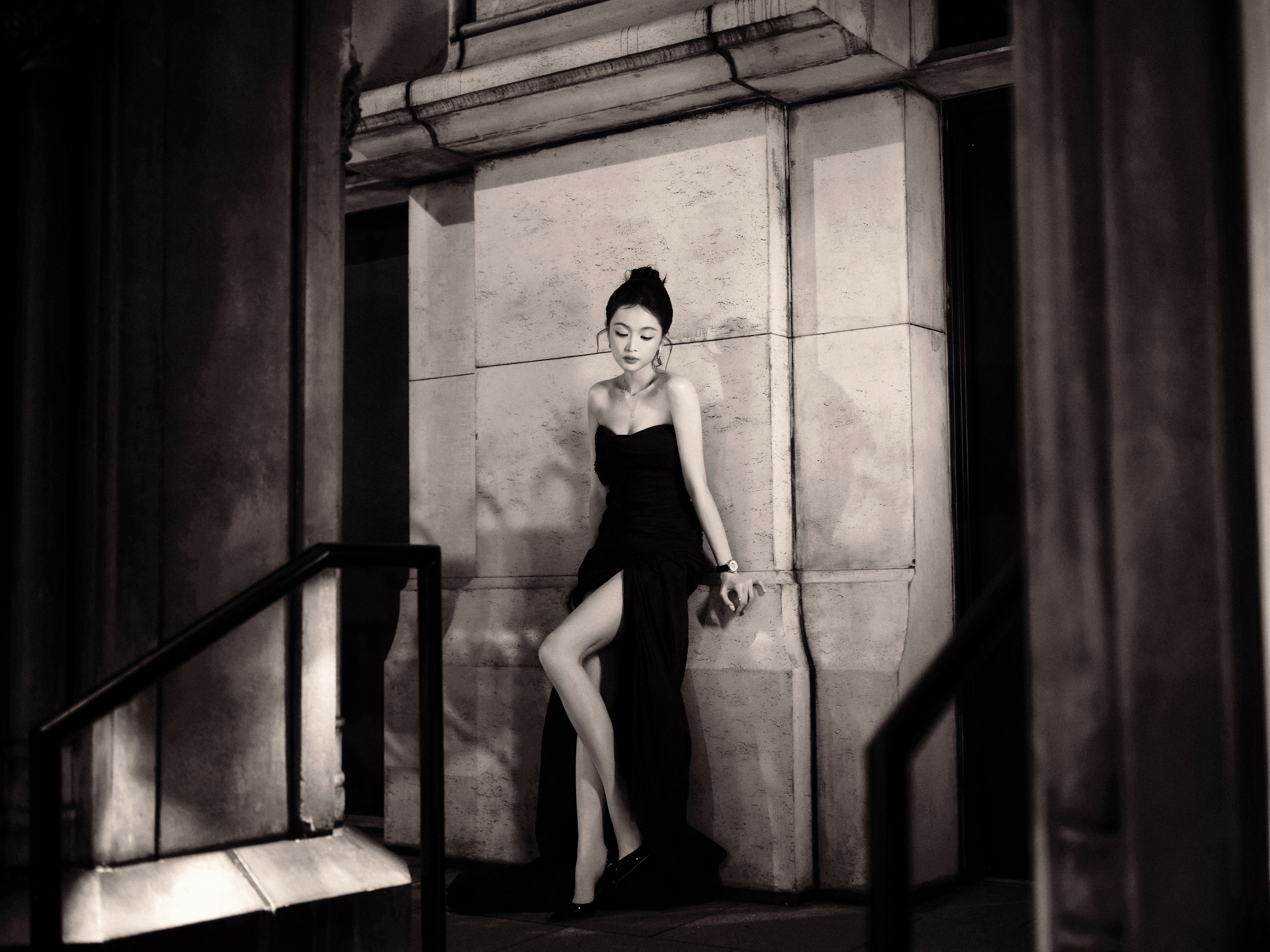 吴宣仪超话美腿玉足高跟鞋，太撩人了吴宣仪正脸图呢