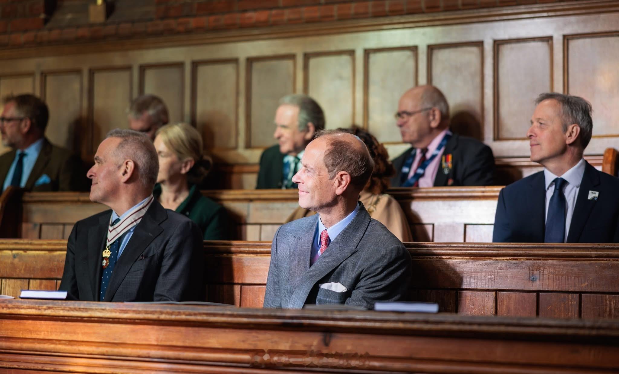 英国王室2025年11月28日，爱丁堡公爵爱德华王子在雷丁庆祝雷丁学校成立9