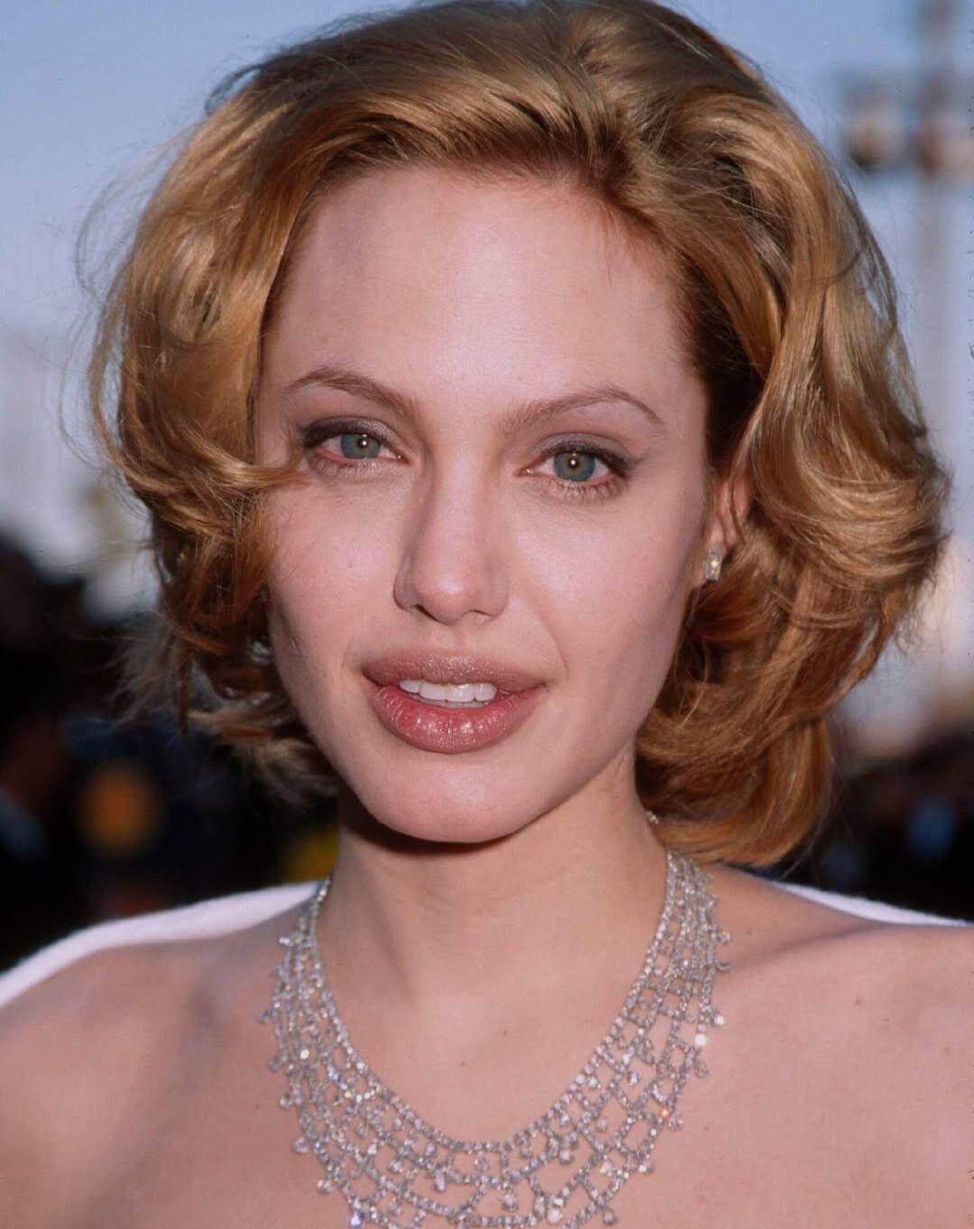 安吉丽娜朱莉真的超有野性美