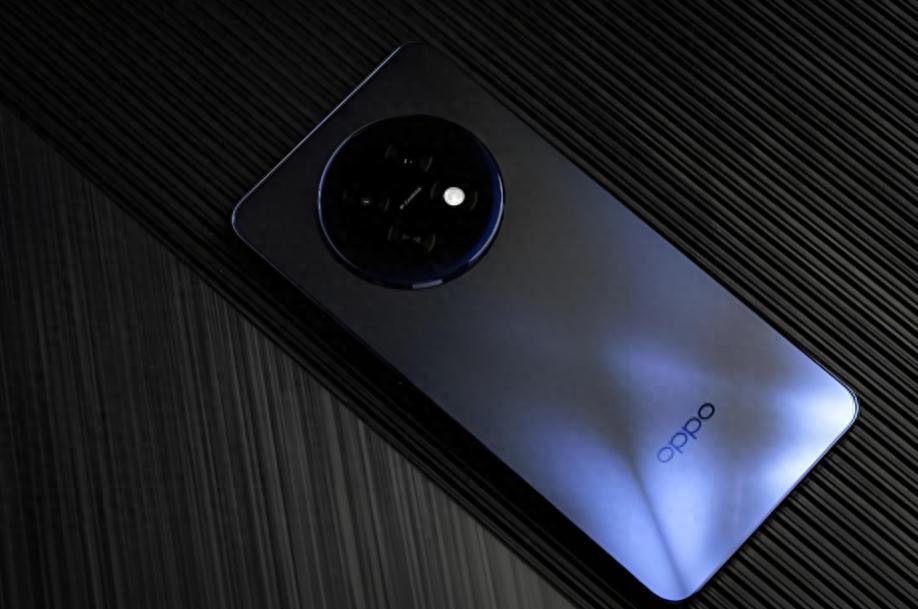 买手机别高估克制！256GB真能撑四年？买手机时，很多人都会栽在同一个坑：高估