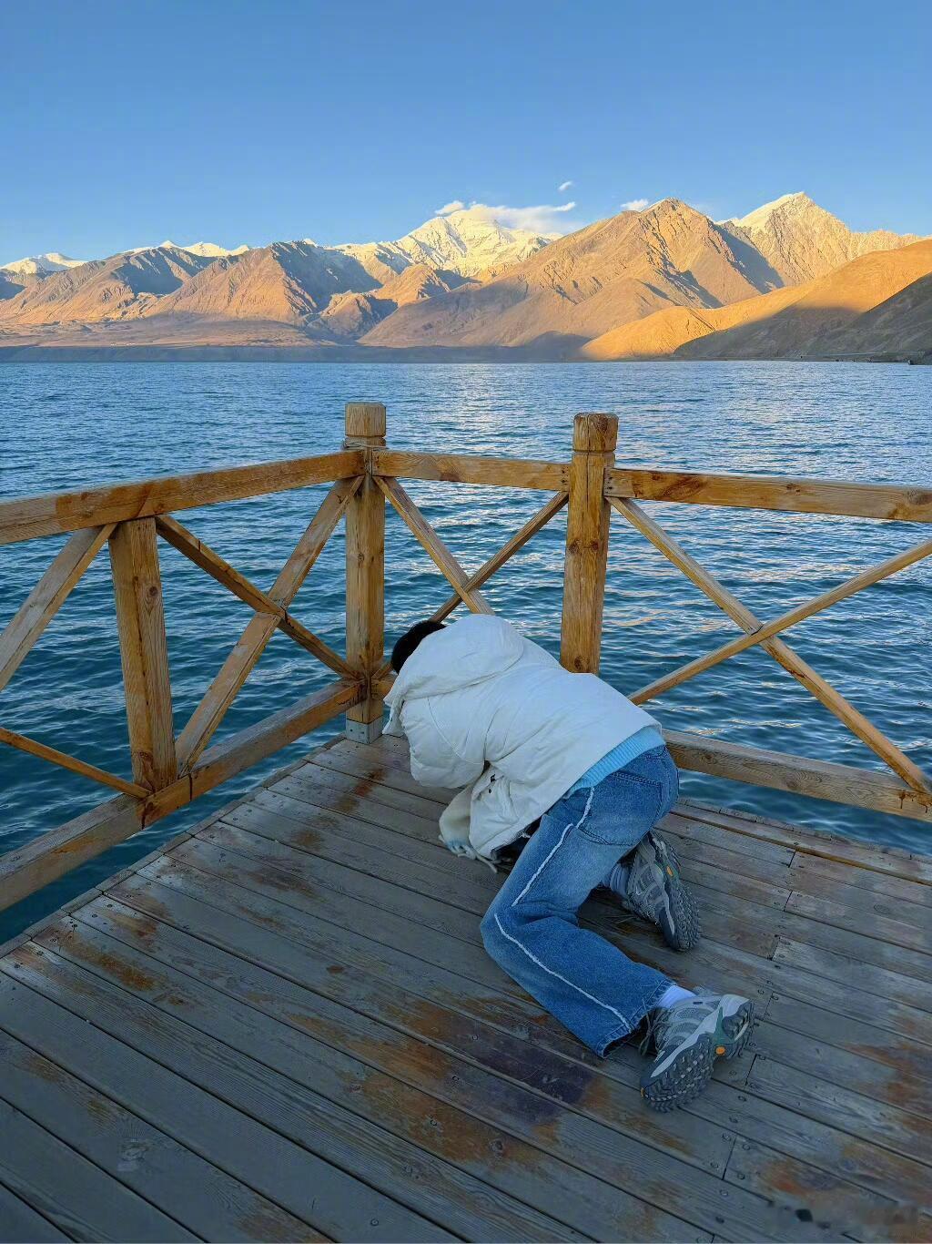 我为了出片就李昀锐这样：