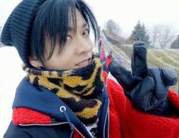 我看着我鸽鸽根本睡不着