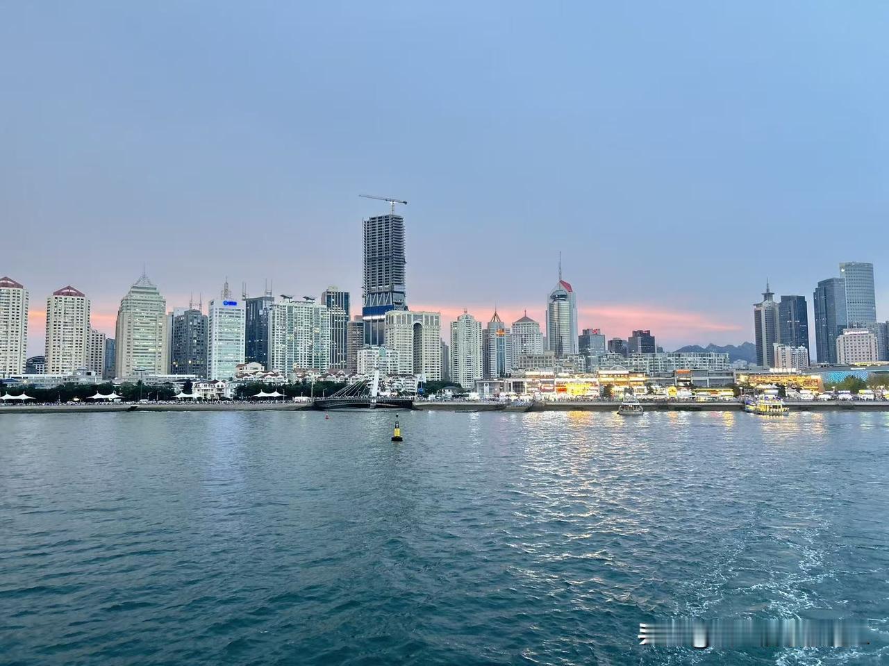 野村证券的中国互联网夏季研报写了一些很关键的数据，大部分出自QuestMobi