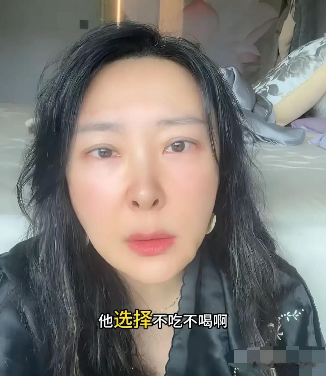 游本昌的女儿游思涵在直播中回忆，父亲生命最后的两三天不再进食喝水，家人没有强行喂