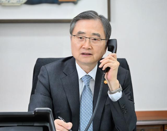 韩国等中国出访！当地时间4月20日，针对不少韩媒咨询，中国外交部长王毅为何迟