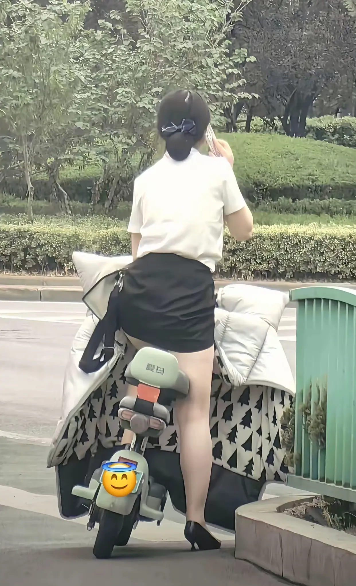 太好看了，忍不住回头多看一眼
