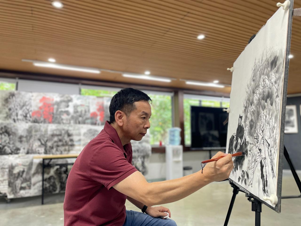 晨光：写意笔墨的“稳、准、狠”。立秋刚过，南方到处还是充满盛夏的绿意，这是我