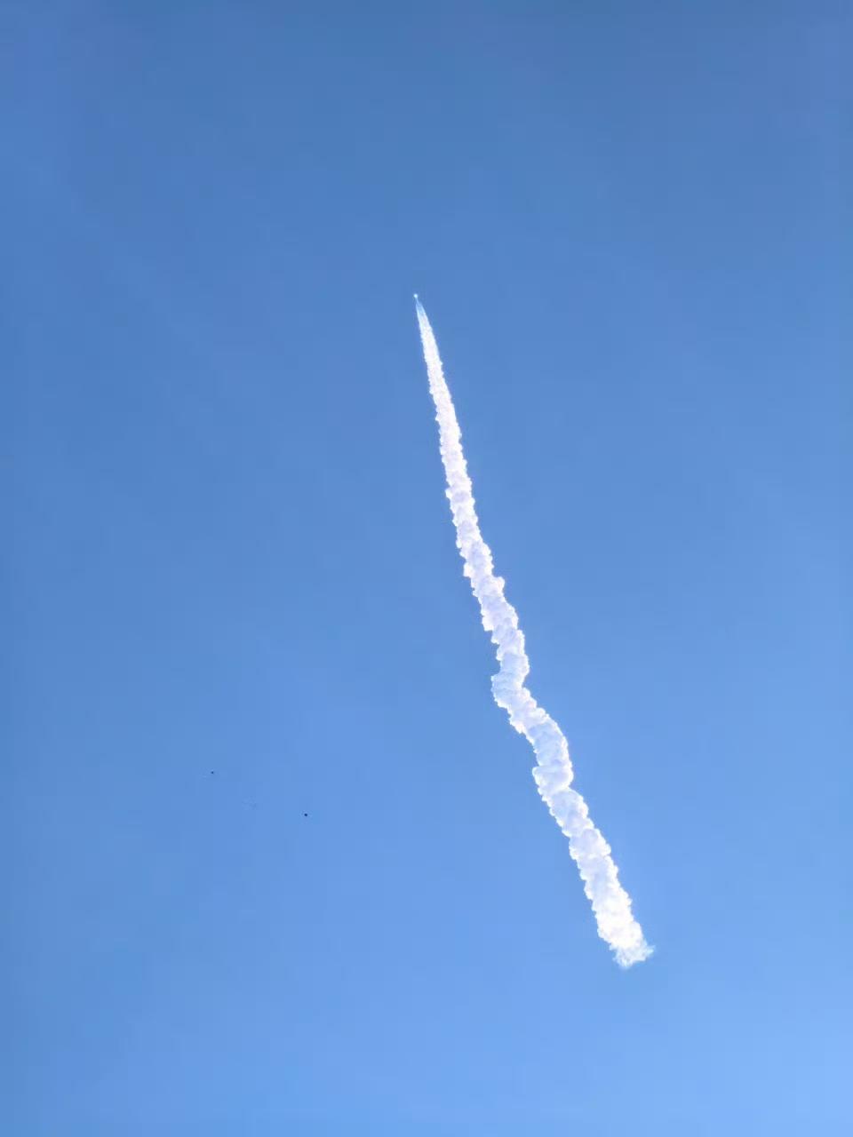 朱雀三号发射进行时，图①是一、二级火箭成功分离的画面。这是我国两个首次：第一次公