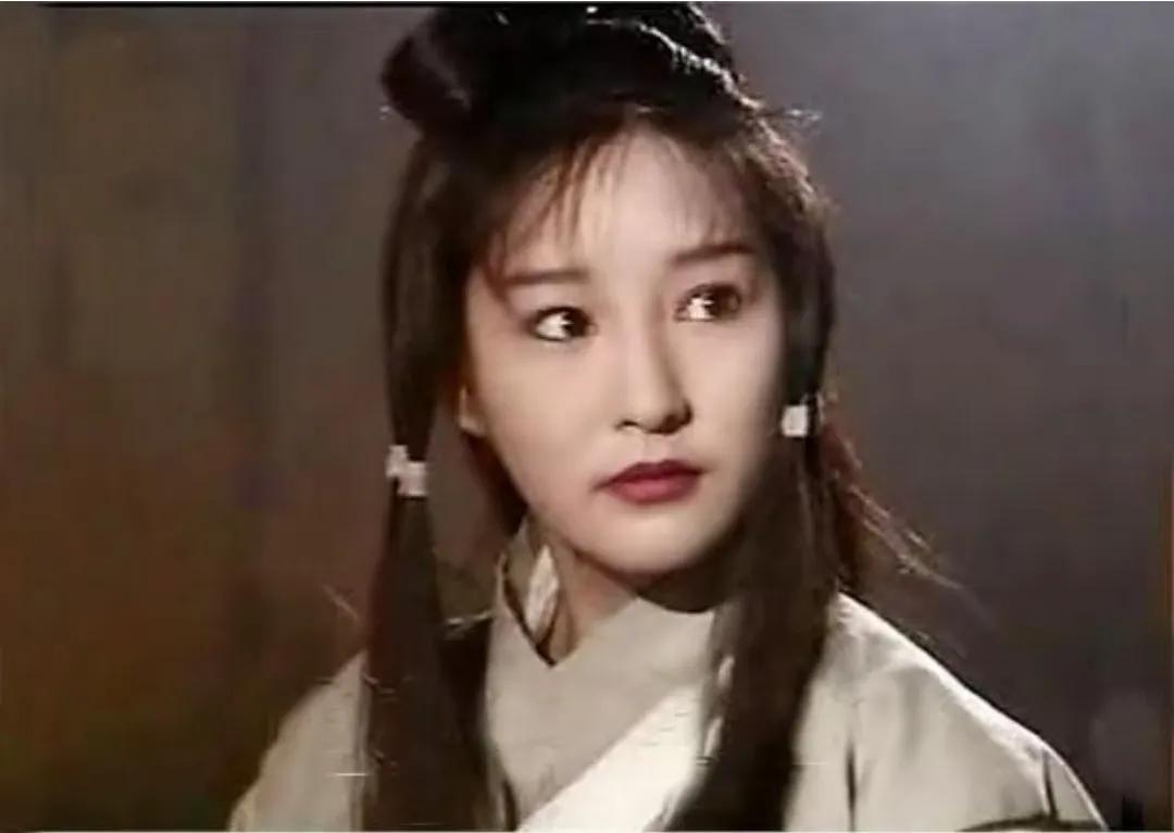 重温神雕侠侣刷到网友提问：当年李莫愁还是好女子时，陆展元为何选了何沅君，而非她