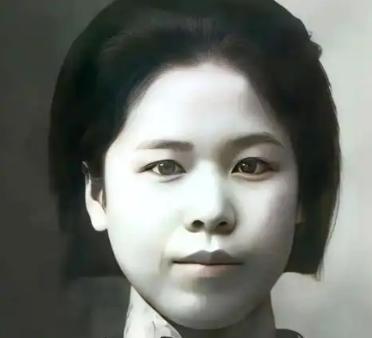 1947年，几个特务撕开了杨虎城夫人谢葆真的裤子。就在牢房里面，当着众人的面，一