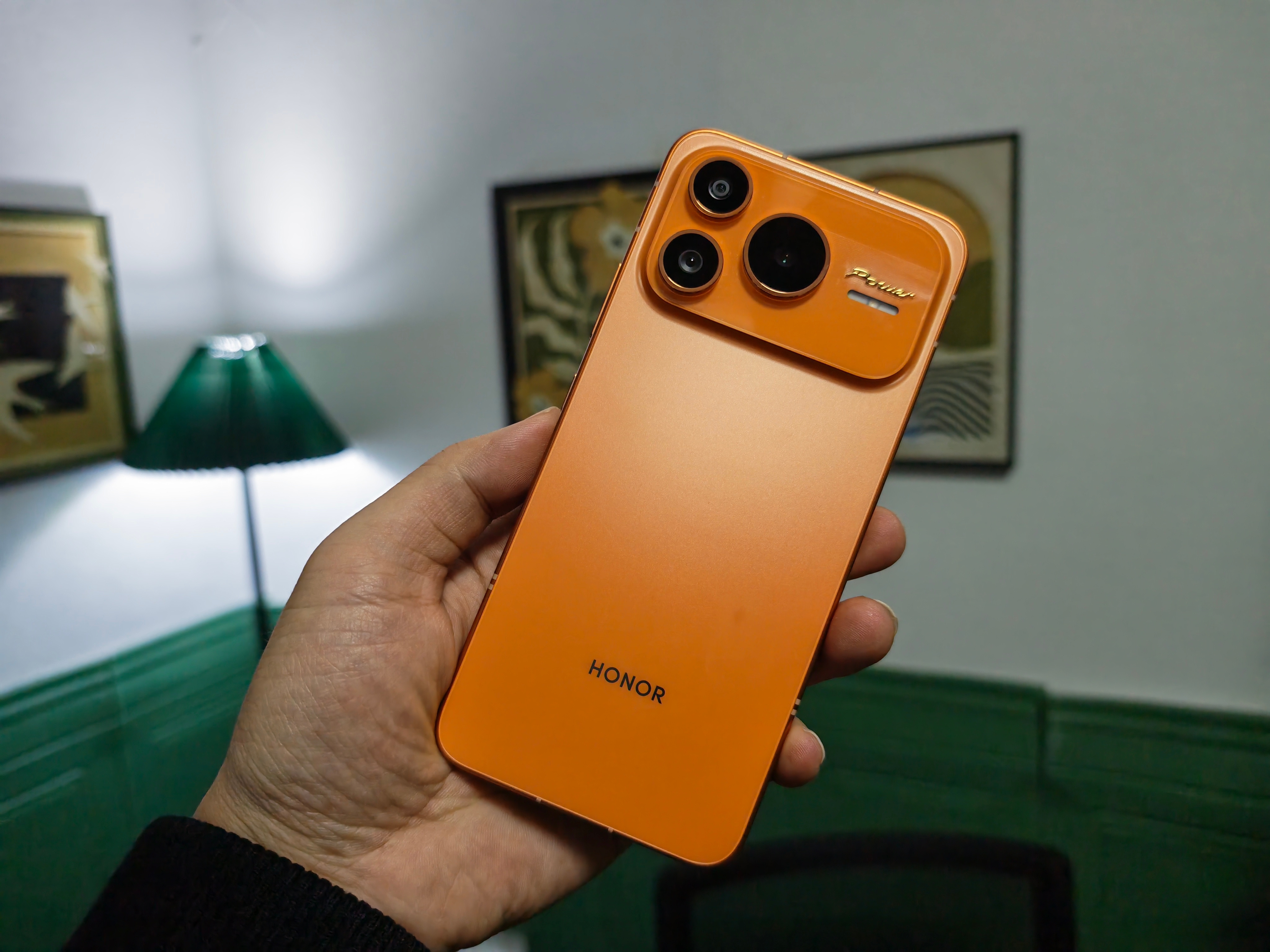 今年的荣耀Power2称得上是superpower了，已经不是以前的中端机定位