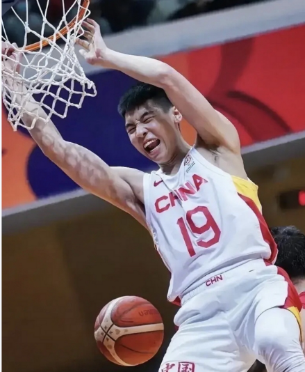 还有机会吗？崔永熙回应离开NBA，重新回到CBA打球，他表示是为了自己的职业生涯