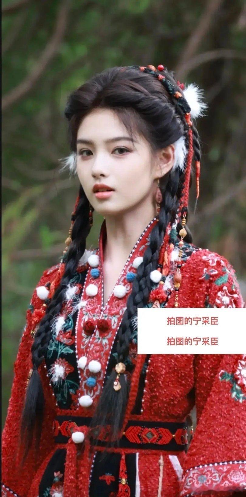 艾米进了郭敬明的剧组之后真的是瘦的好明显