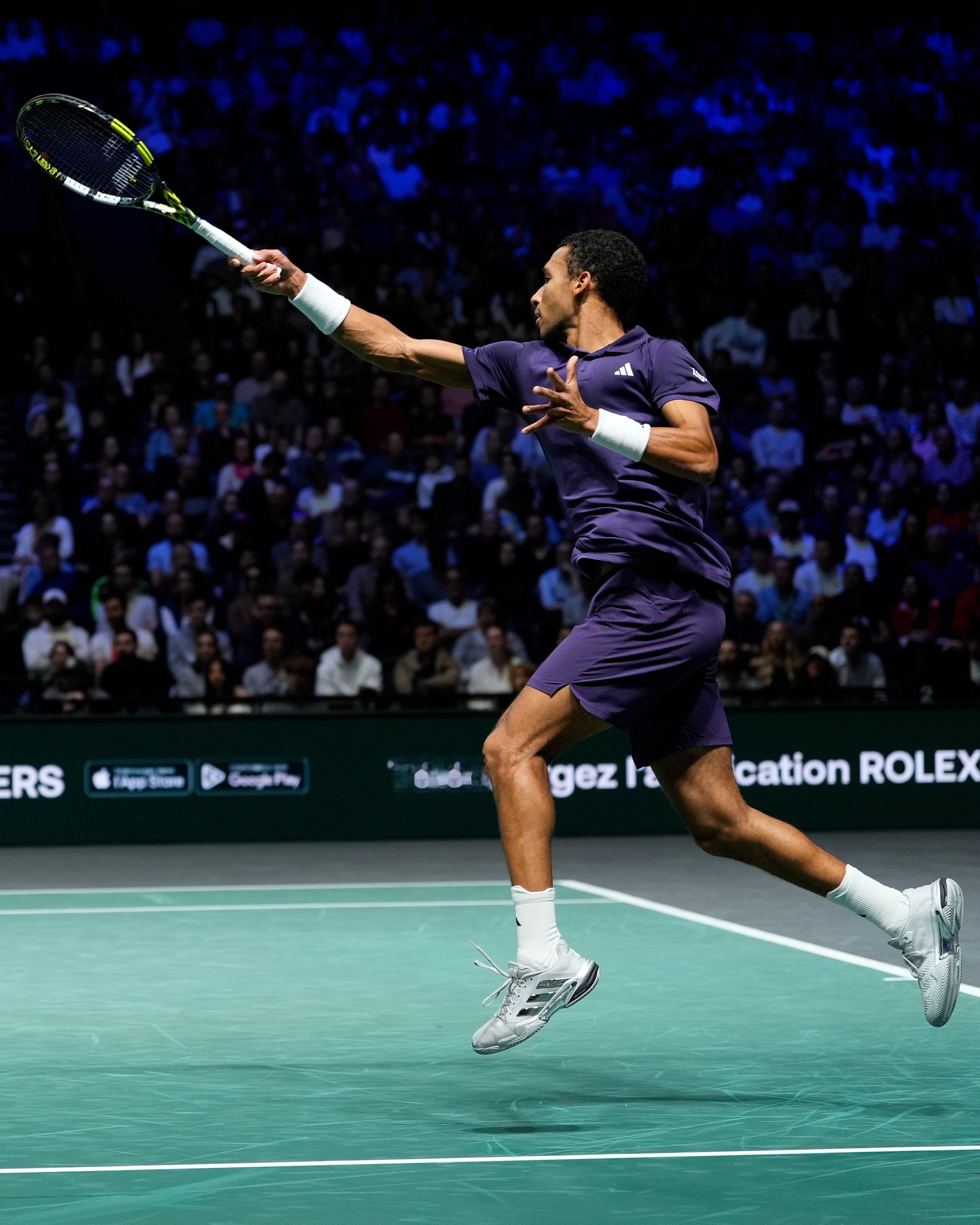 面对斗志旺盛，为总决赛席位而战的阿利亚西姆，瓦舍罗体验到了与世界前十真正的差距。