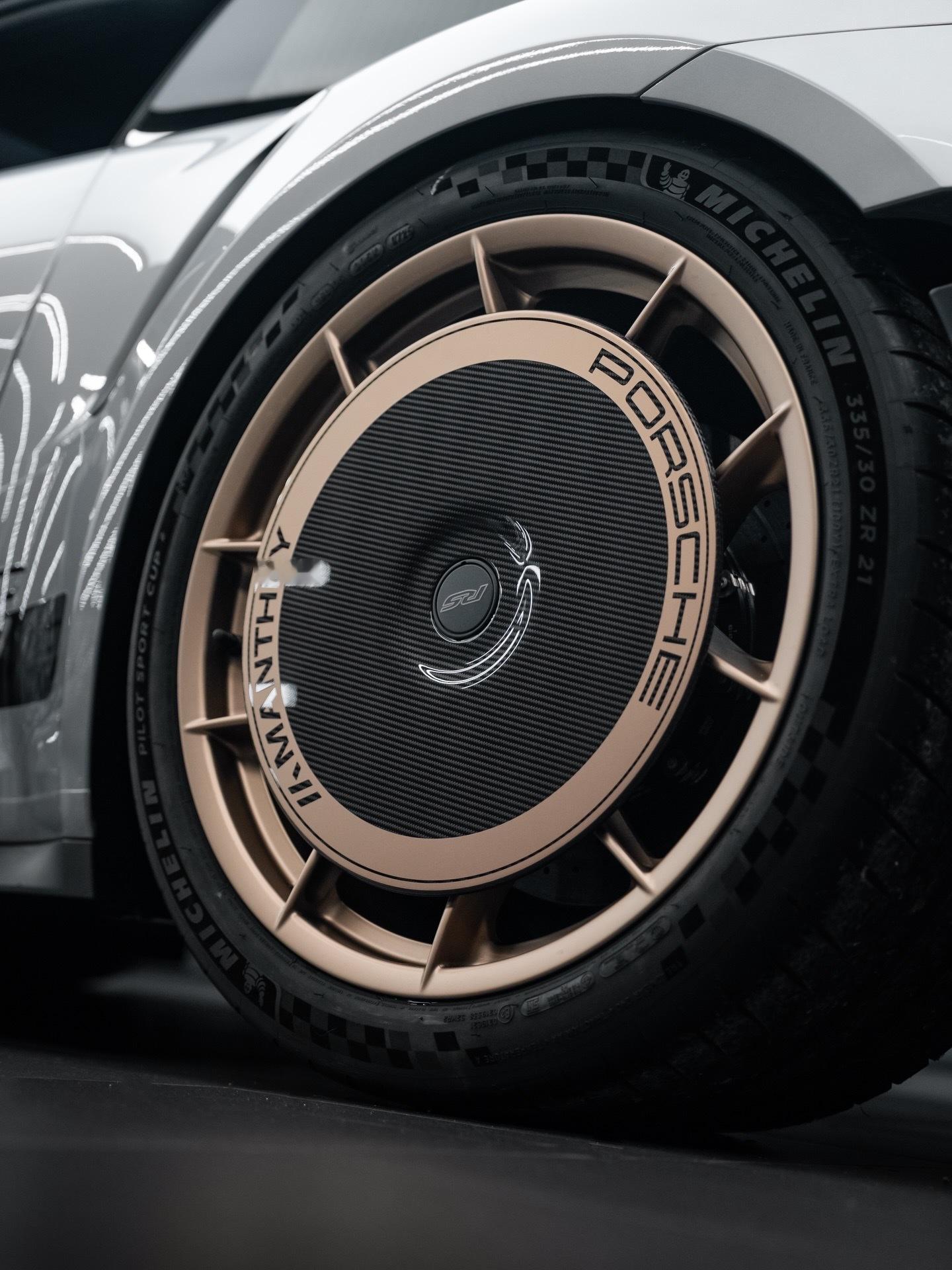 保时捷GT3RS装备了Manthey曼恩泰希套件看起来比之前更加激进😎🔥?