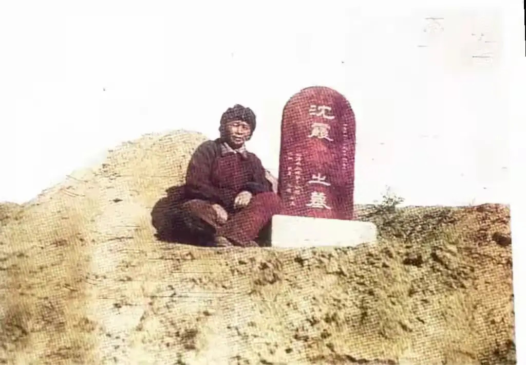 1946年，女红军张琴秋延安奠侄女期间，留下了一张罕见留影，镜头中女红军张琴秋面