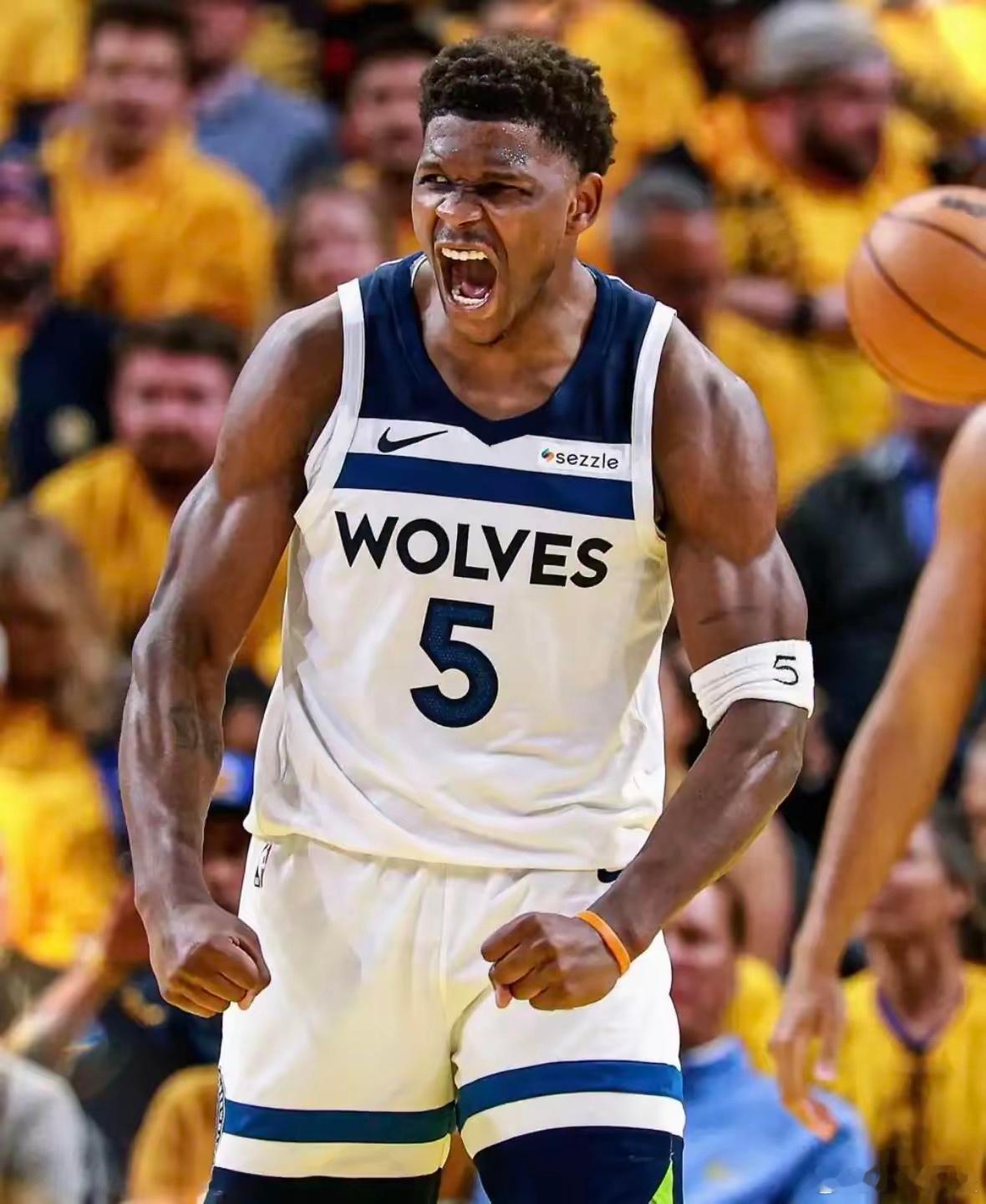 这个赛季的森林狼特别克雷霆，因为只要爱德华兹在场，森林狼队的三分那是哗哗的进，而