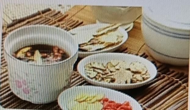 中医养生真是个宝藏学问！它强调人体内外环境相适应、阴阳平衡。就像《黄帝内经》说的