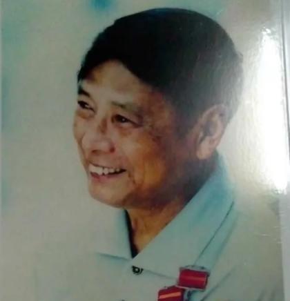 朝鲜战争中，志愿军通信员重伤被围，美军头子奸笑道：“别急，先耍会儿。”200个大