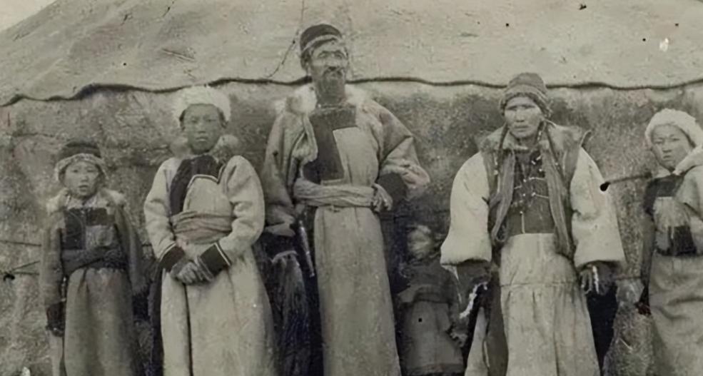 在1962年叛逃的人的主要以维族和哈萨克族为主，大约有五六万人，现在他们过的一点