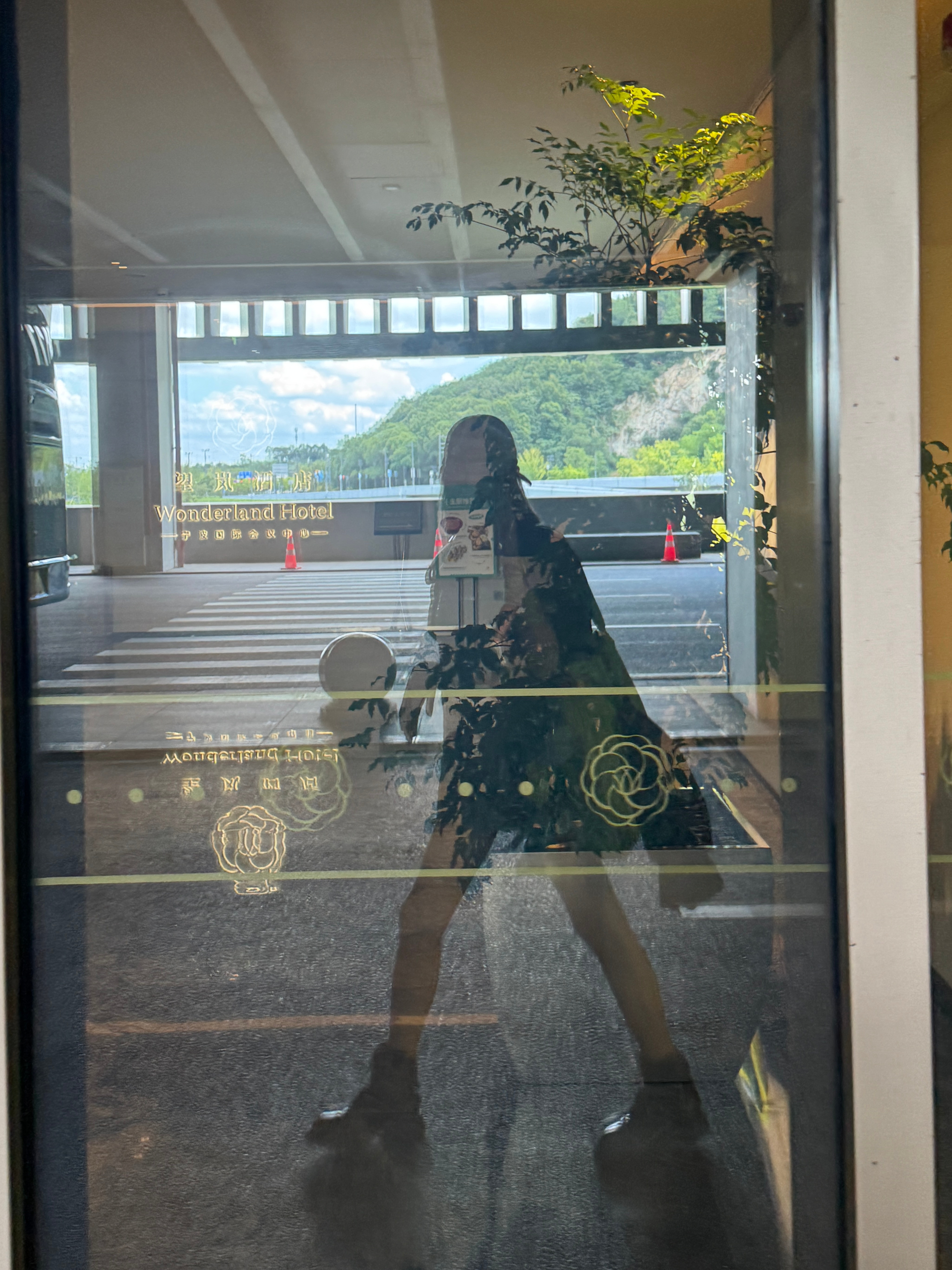又是跨城通勤的一天我这个手怎么一拍照就这样啊像个小恐龙🦖​​​