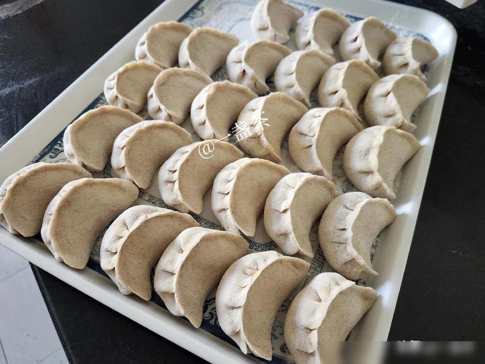 今天干了一件很愚蠢的事，自己给自己挖个大坑，不跳也得跳，硬着头皮干了一件“大工程