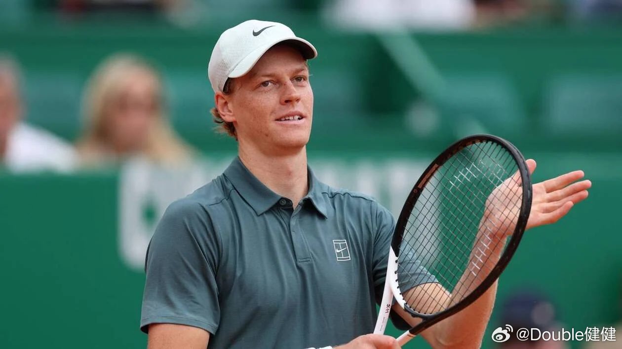 能突破吗？辛纳：我今年主要目标是法网。这就是为什么我尽量尽快适应场地。所以我很高