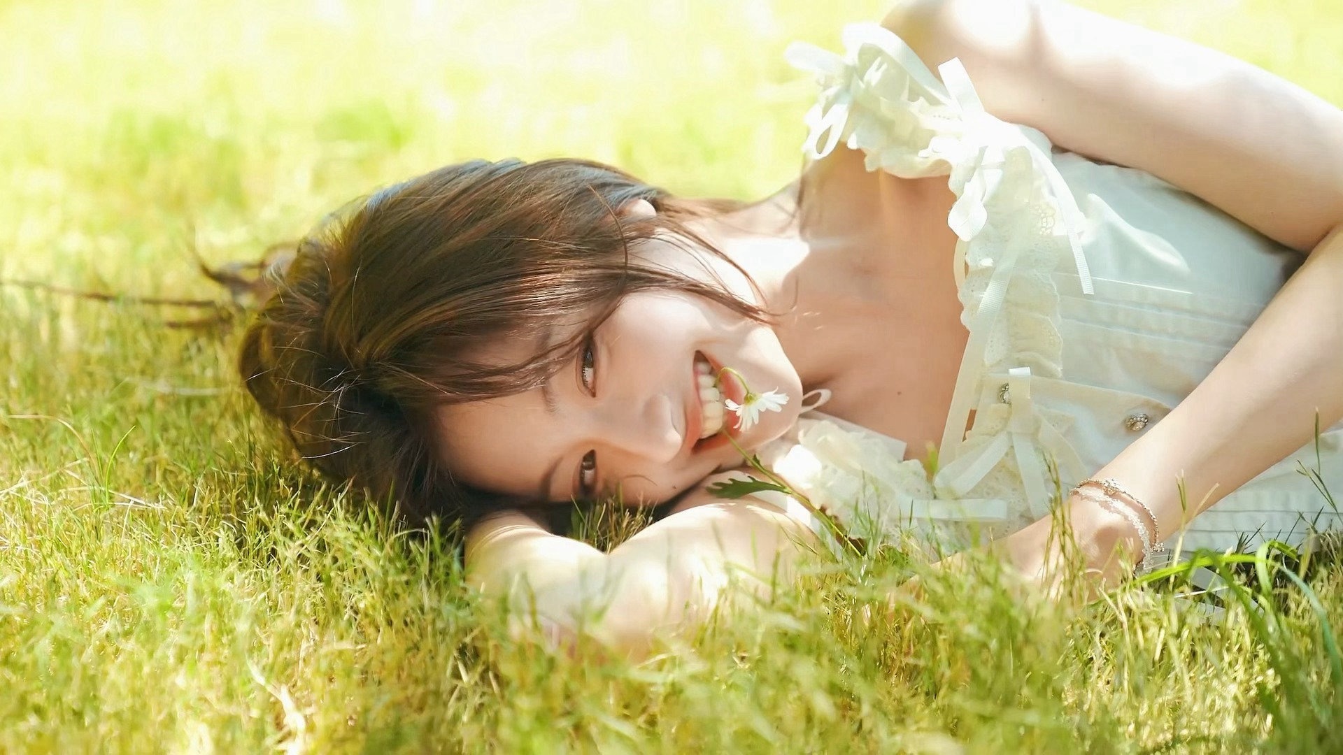 李兰迪美的好像夏日的一杯柠檬茶​​​