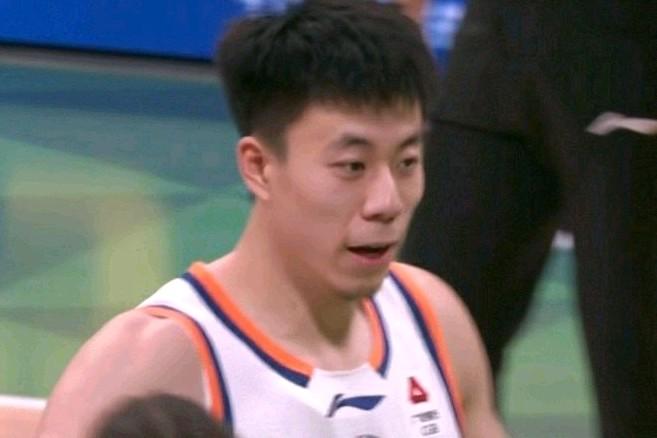 妥妥的伤口上的撒盐……辽宁主场惨败上海苦吞4连败，万万没想到：这3人居然是发