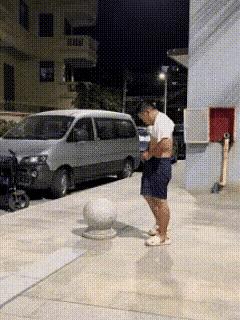 2位大侠是喝了多少酒？不喝醉干不出这档子事吧？[捂脸哭]