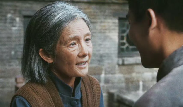 赵丽颖杨幂因为白玉兰视后上热搜了坦白讲，今年的话，明显杨幂比赵丽颖更有竞争力一