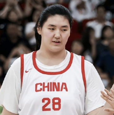 中国女篮新星张子宇新赛季能否出战WCBA仍然不确定。据媒体人我爱女篮透露，虽然山