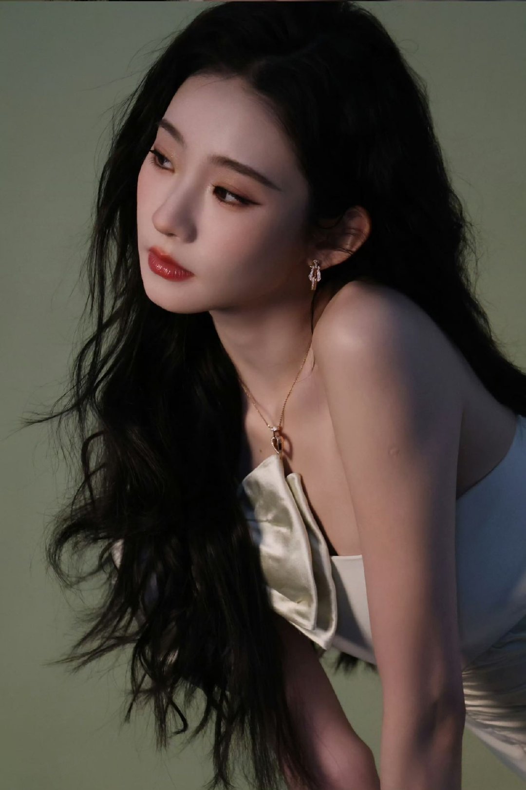 张艺凡粉色草莓大福张艺凡前一秒妈妈后一秒妹妹戏里是小草莓，戏外是粉色甜妹，这套