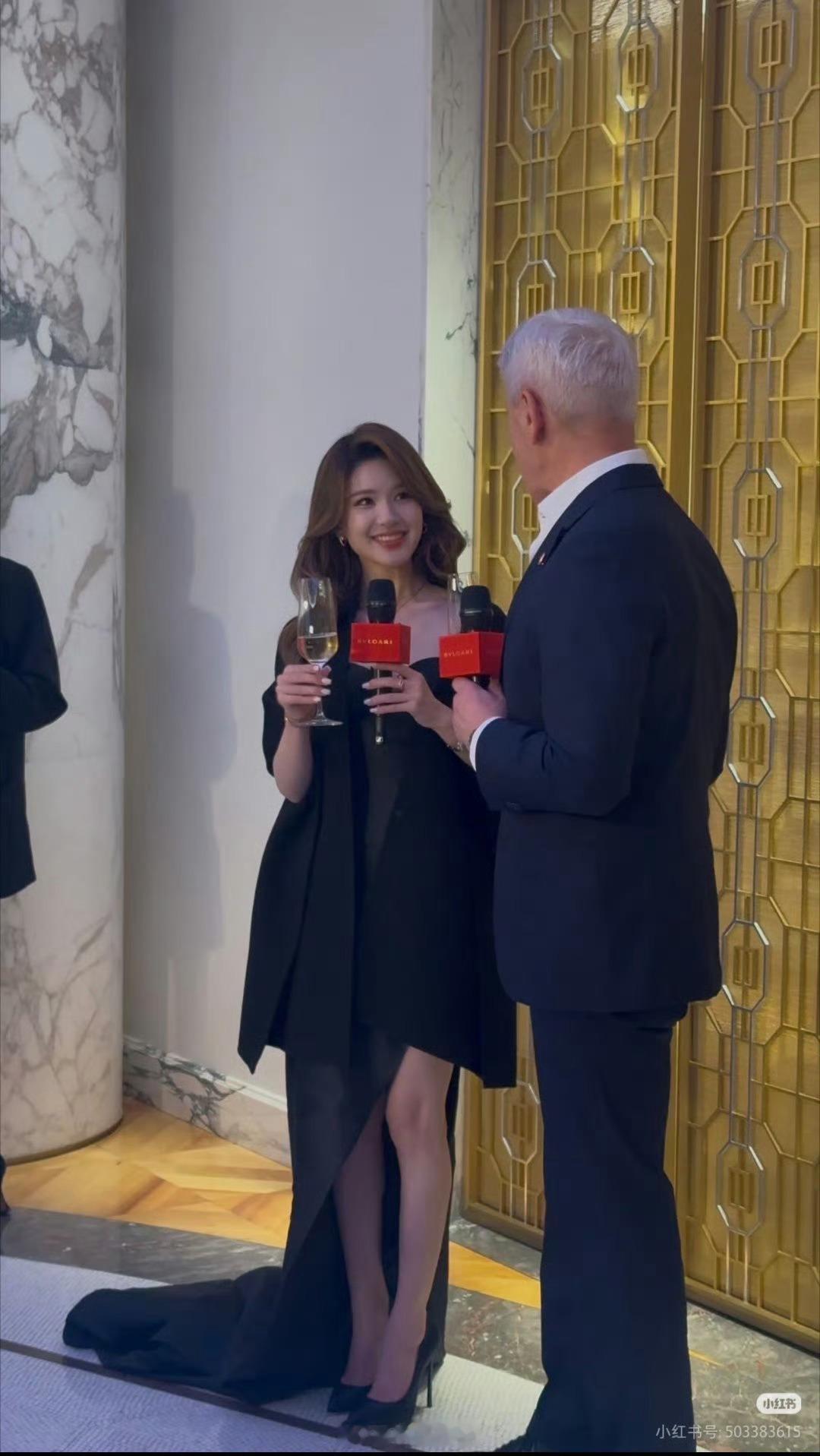 赵露思虞书欣近期生图，来看看两位大美女的状态如何